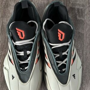 Adidas Dame 9 Basketball shoes size 9